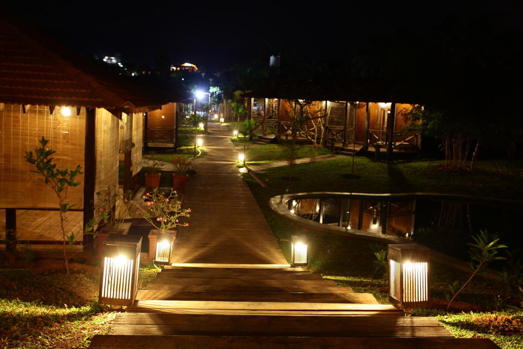 Ecowoods Village Spa & Yoga Retreat Morjim Luaran gambar